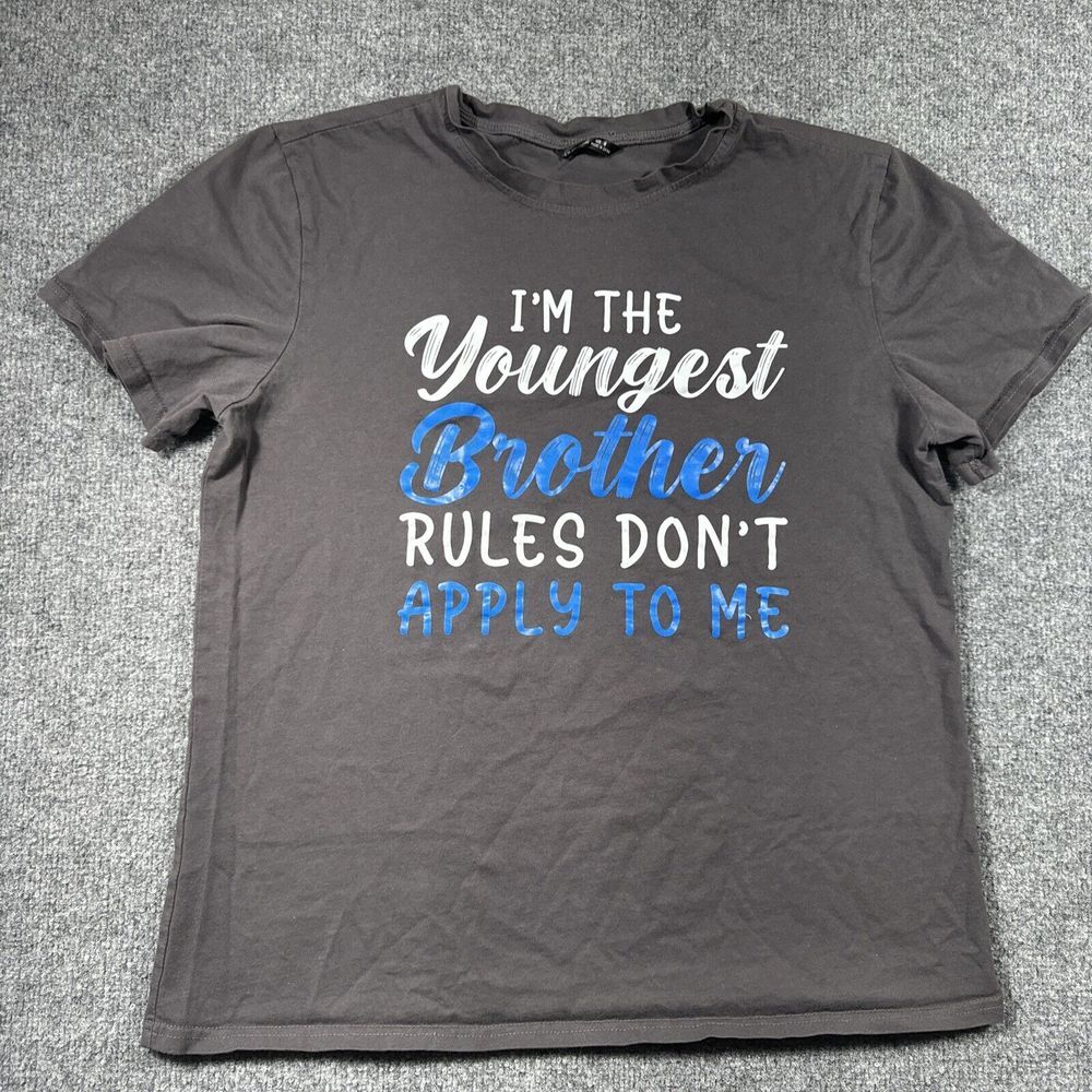 Men Med‎ Gray T Shirt Funnytee Humor Younger Brother Rules Dont Apply